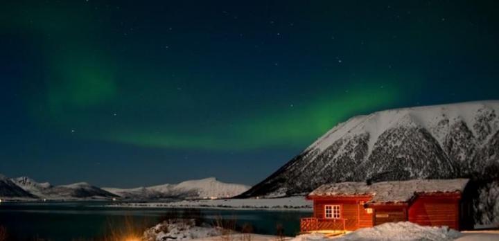 Voyage sur-mesure, Chalets typiques norvégiens dans la nature ***